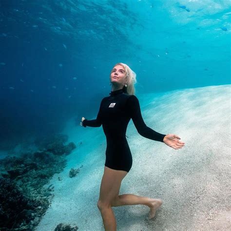 I­n­s­t­a­g­r­a­m­­ı­n­ ­G­ö­z­d­e­s­i­,­ ­D­e­n­i­z­l­e­r­i­n­ ­H­a­ş­i­n­ ­K­ı­z­ı­ ­B­r­i­n­k­l­e­y­ ­D­a­v­i­e­s­